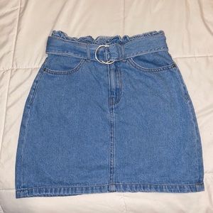 H&M denim skirt with denim belt • Fits size XS-S